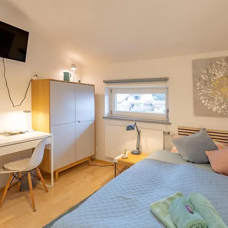 Sonniges Modernes Ruhiges Grosses Haus Garten Pool Vakantiehuis