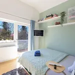 Holiday home Sonniges Modernes Ruhiges Grosses Haus Garten Pool Oberhaching