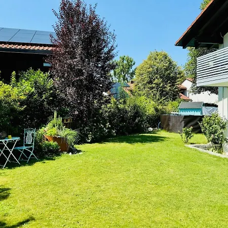 Sonniges Modernes Ruhiges Grosses Haus Garten Pool *