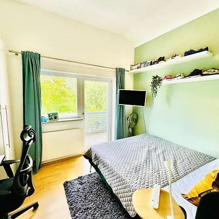 Sonniges Modernes Ruhiges Grosses Haus Garten Pool Oberhaching