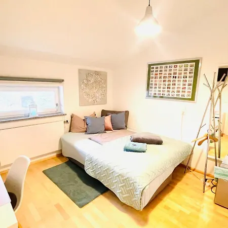 Holiday home Sonniges Modernes Ruhiges Grosses Haus Garten Pool
