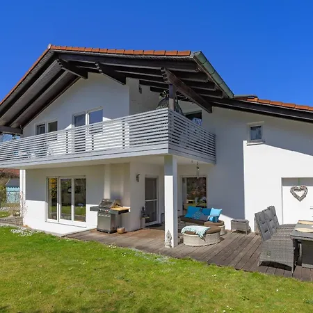 Sonniges Modernes Ruhiges Grosses Haus Garten Pool