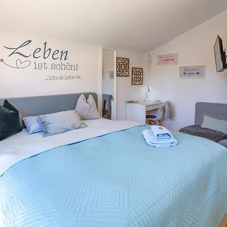 Holiday home Sonniges Modernes Ruhiges Grosses Haus Garten Pool Oberhaching